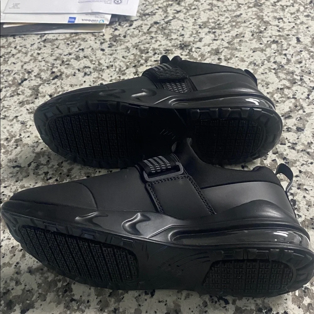 Brand: LARNMERN
LARNMERN Non Slip Kitchen Work Shoes Men C - Picture 4 of 9